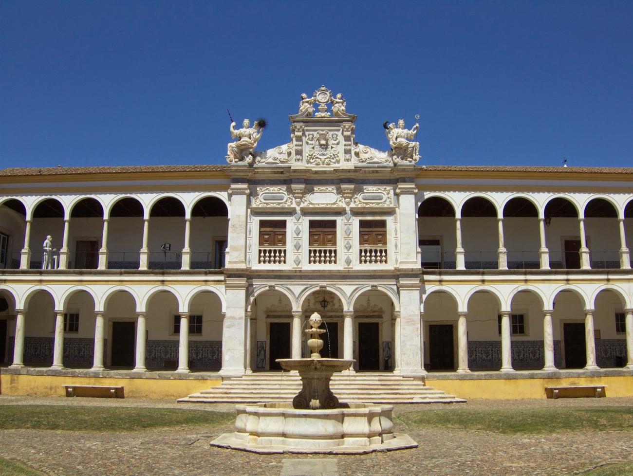 20170427_evorauniversitycourtyard.jpg