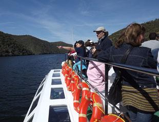 barco_turistico.jpg