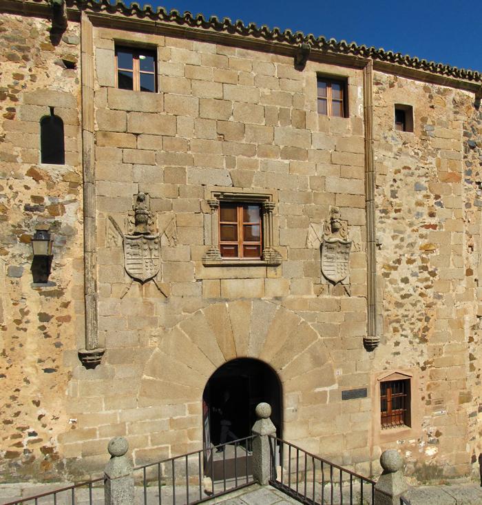 casa_de_los_becerra.jpg